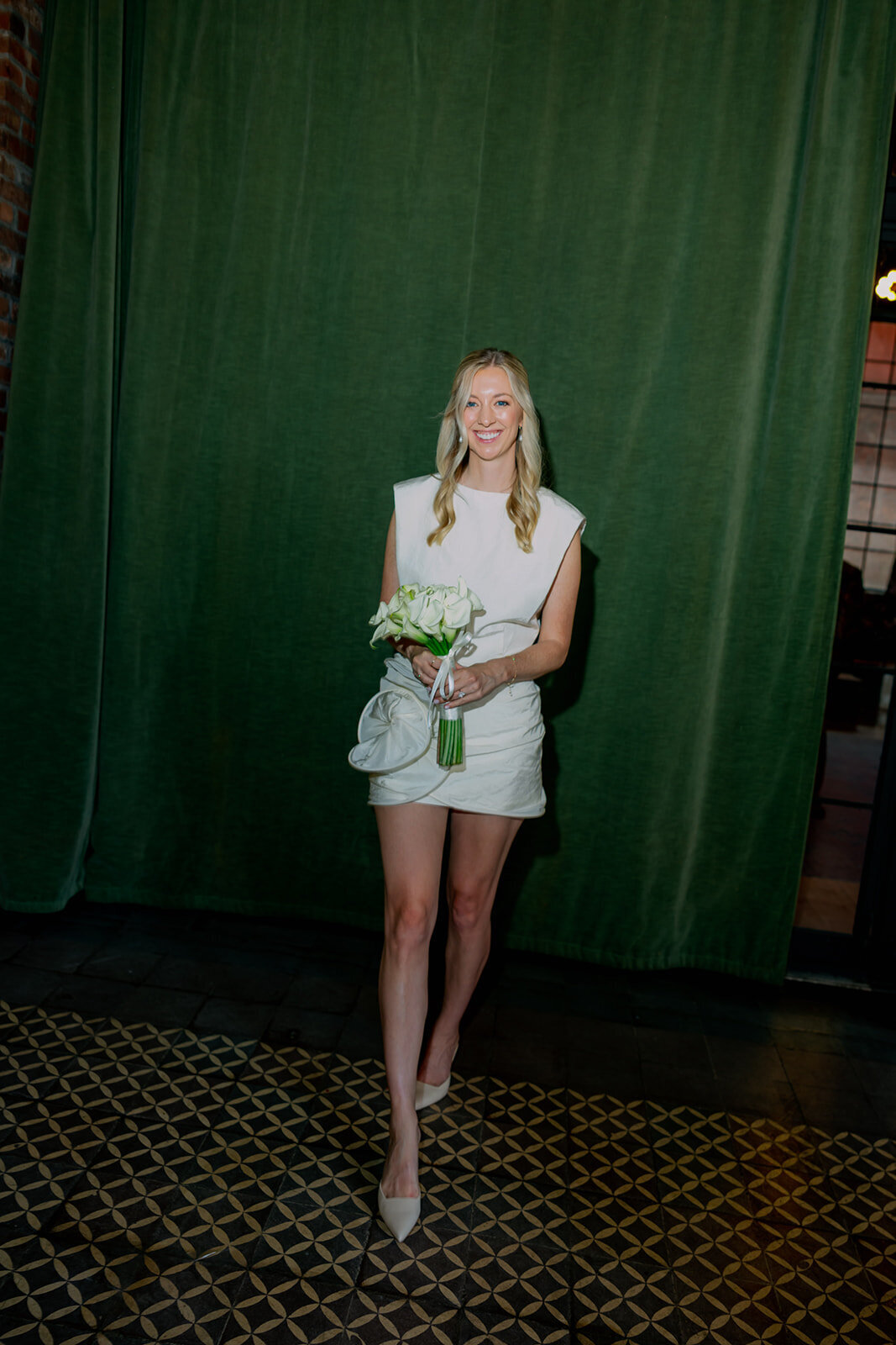 New York-City Hall-Elopement-Chic-Candid-Wedding-Larisa-Shorina-38