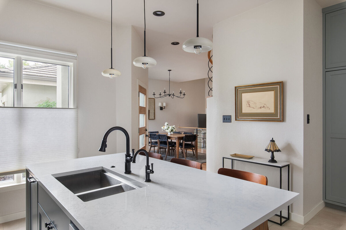 hello-home-modern-kitchen-island-blue-cabinets-12v2