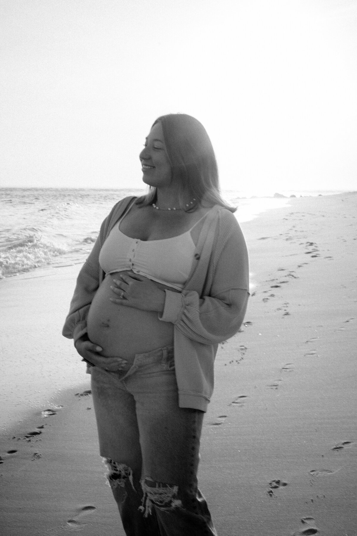 CapeMayLighthouse_BeachMaternitySession_TaylorNicollePhoto-34