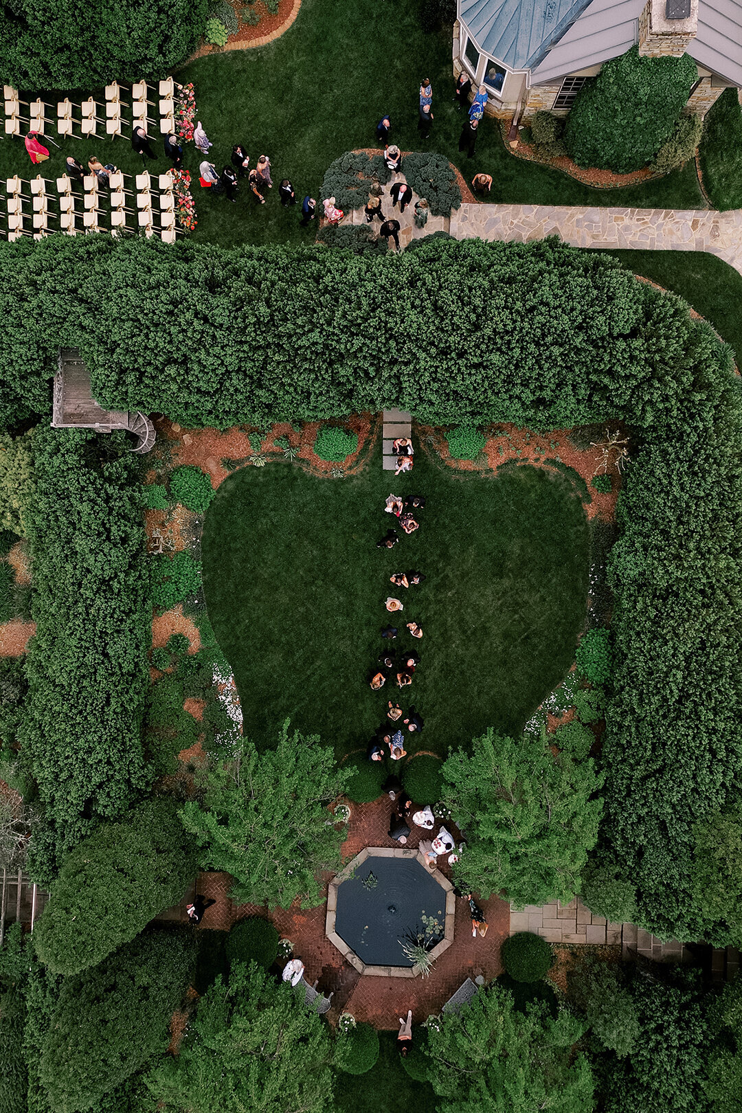 KathleenRob5-3-25GlenstoneGardenVA-VickiGraftonPhotography-667