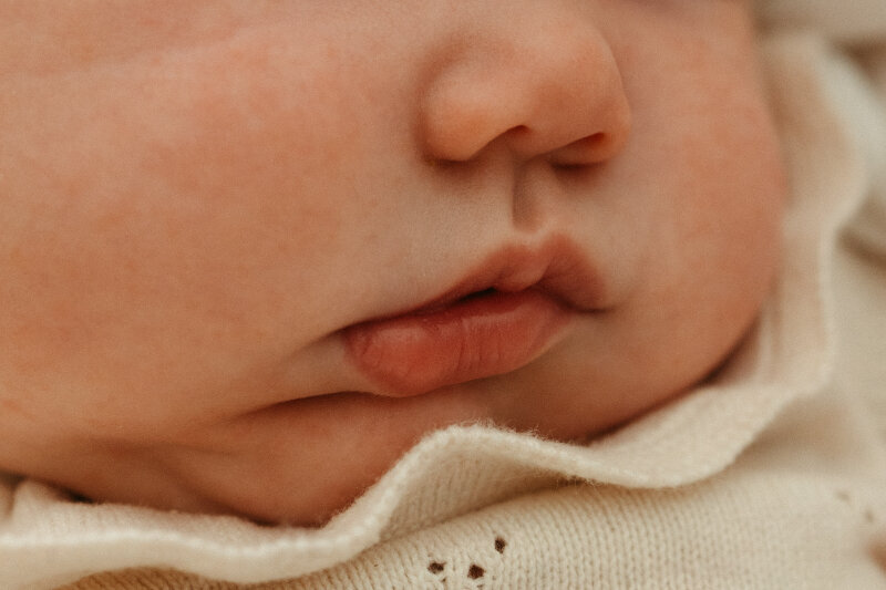perth-newborn-baby-photographer-natural-in-home (9)