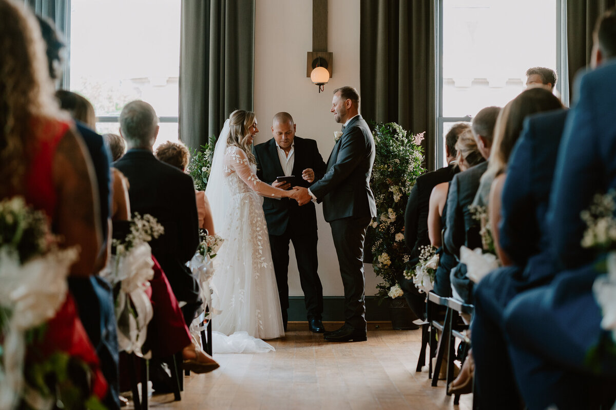 Couples says vows at Raleigh Bridge Club