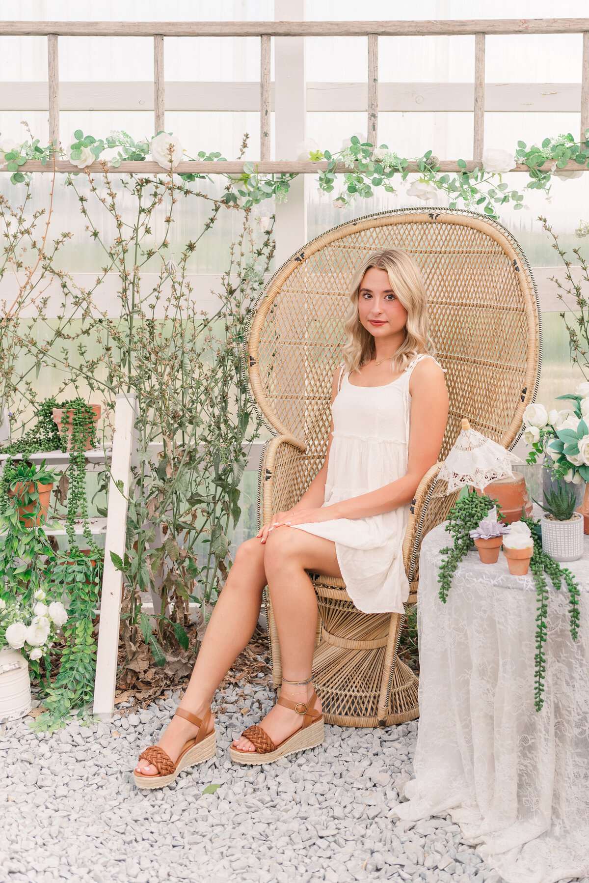 greenhouse-senior-photography