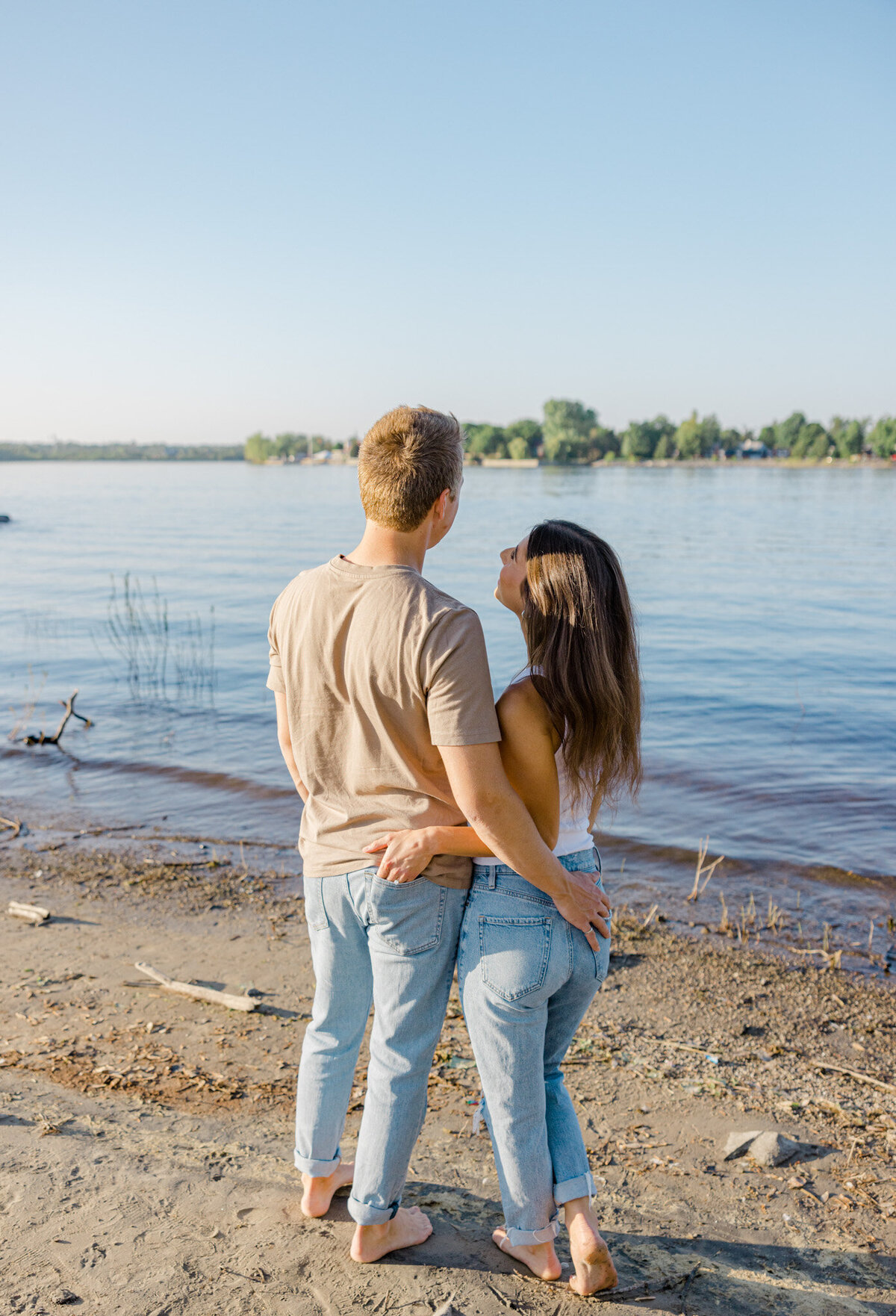 hannah-braden-engagement-session-ottawa-grey-loft-studio-2023-19