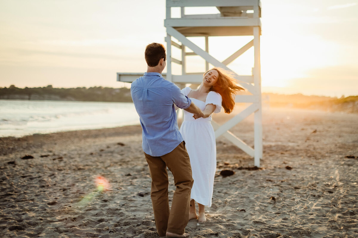 Nicole-Marcelle-Photography_070_beach-engagement-session-newport-emily-connor