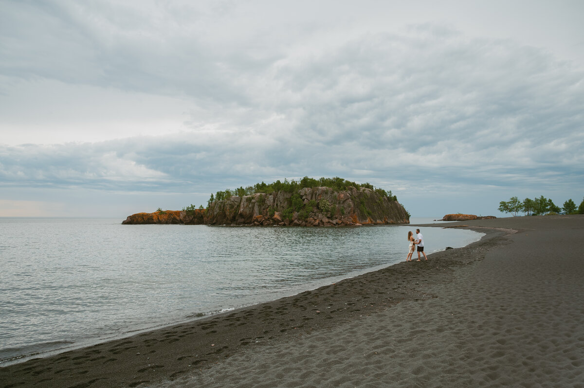 06-17-24_April&Josh_BeachCoupleSession_PaytonRademacherPhotographyLLC-73