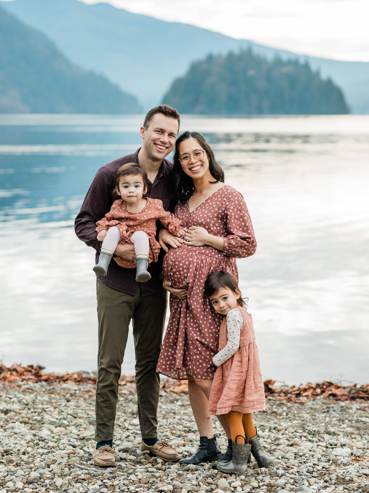RussellFamLakeWhatcom-49