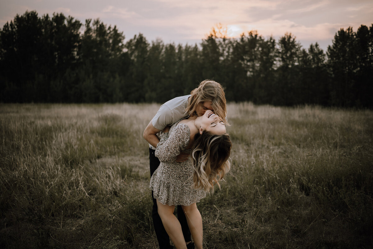 Edmonton_engagement_photographer (6)