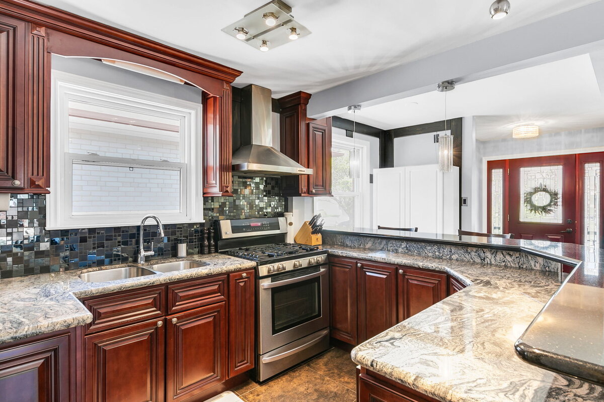 19-web-or-mls-15_004_Kitchen