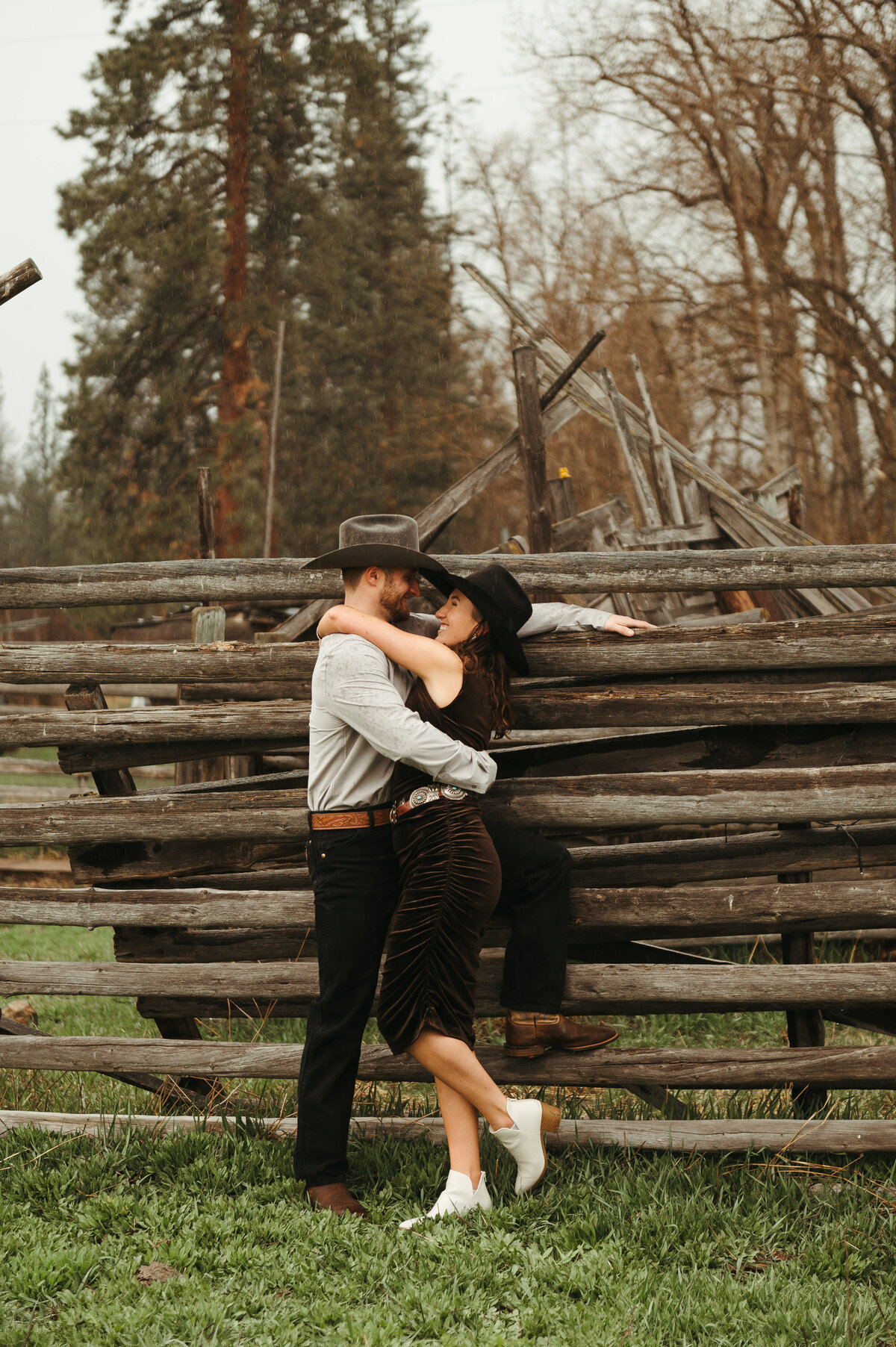 presley-gray-photo-montana-western-style-engagement-4091