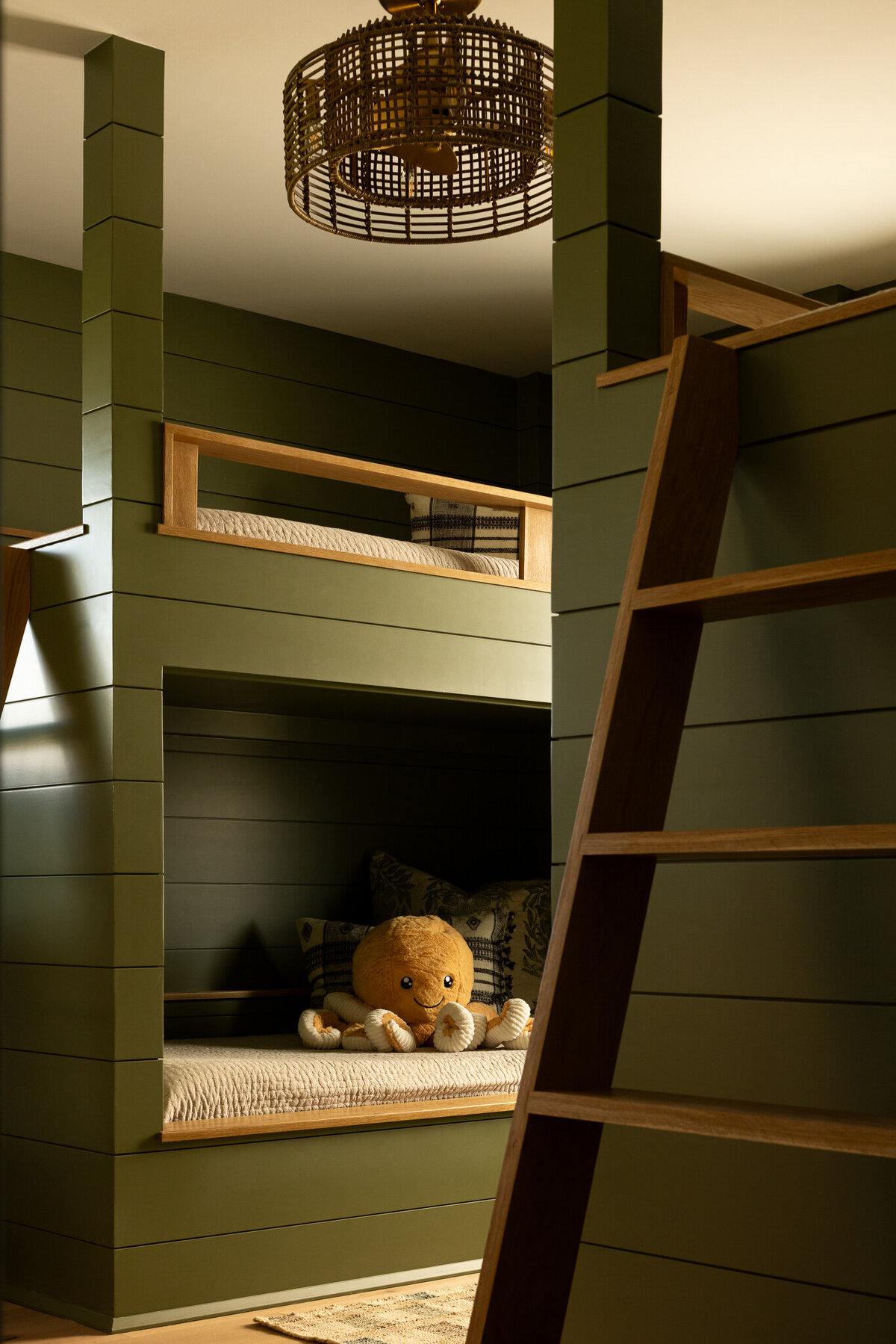 4277 5th Avenue Web-10