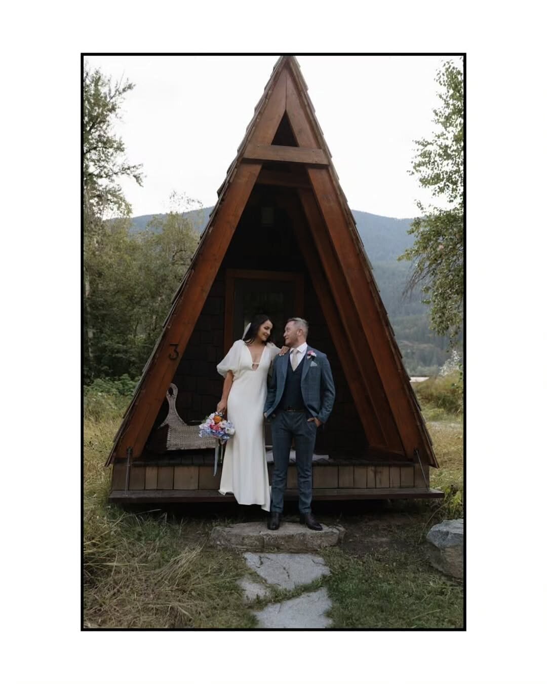 Love when couples embrace their own unique style and do things their way—you can just tell they’re celebrating their love, surrounded by friends and family, having the best time.And contrary to popular belief, you don’t have to sp (1)