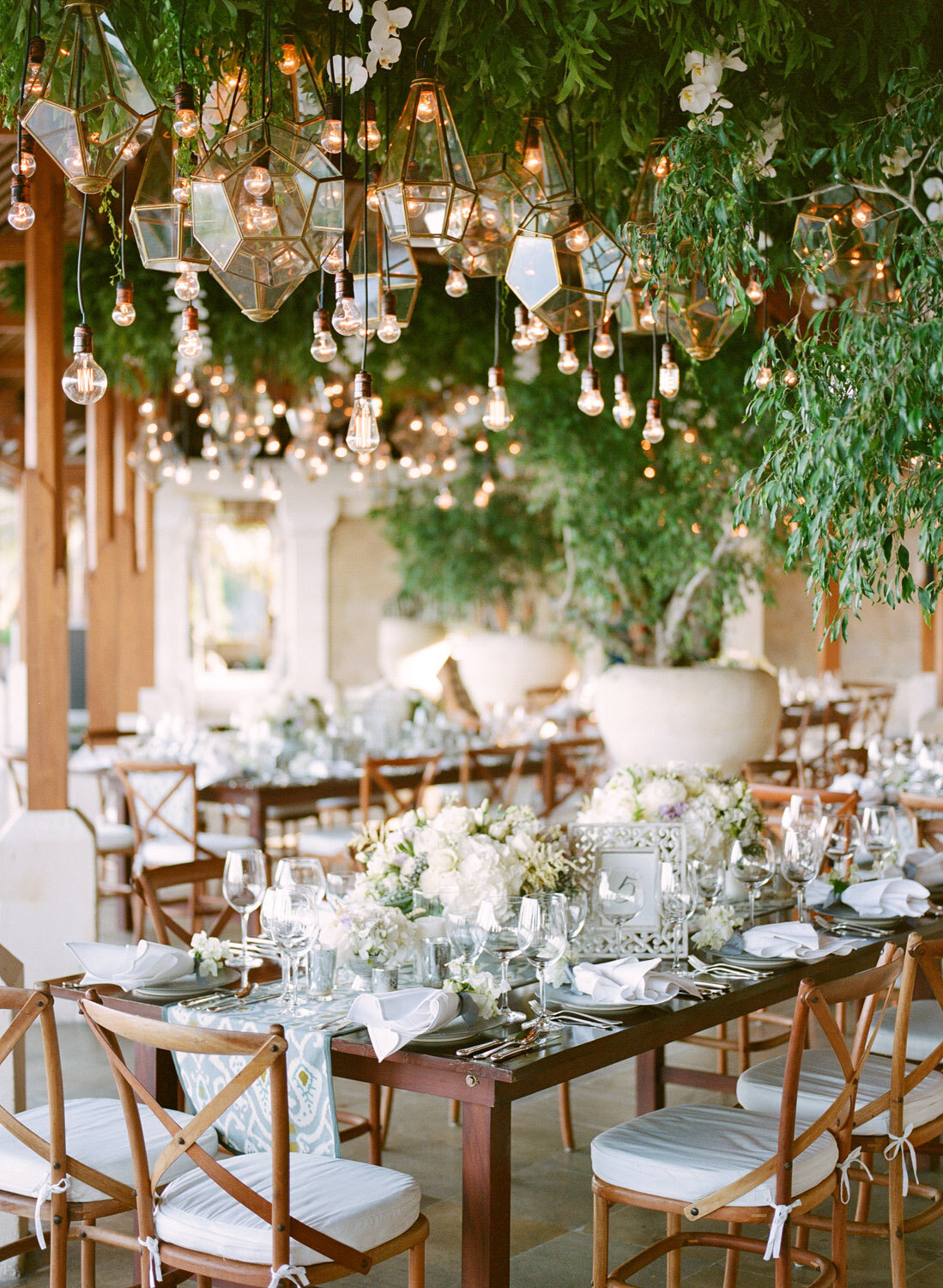 destination-wedding-bali-amankila-copper-glass-hanging-lanterns-reception-dinner