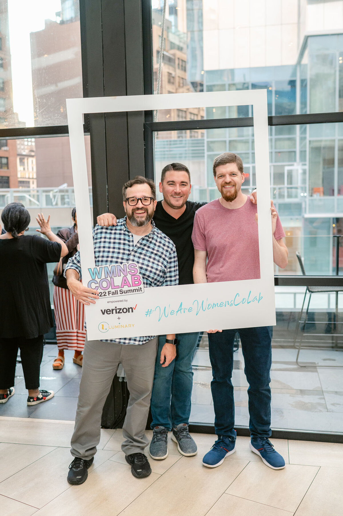 verizon-womens-colab-luminary-nyc-attendees-mingling190