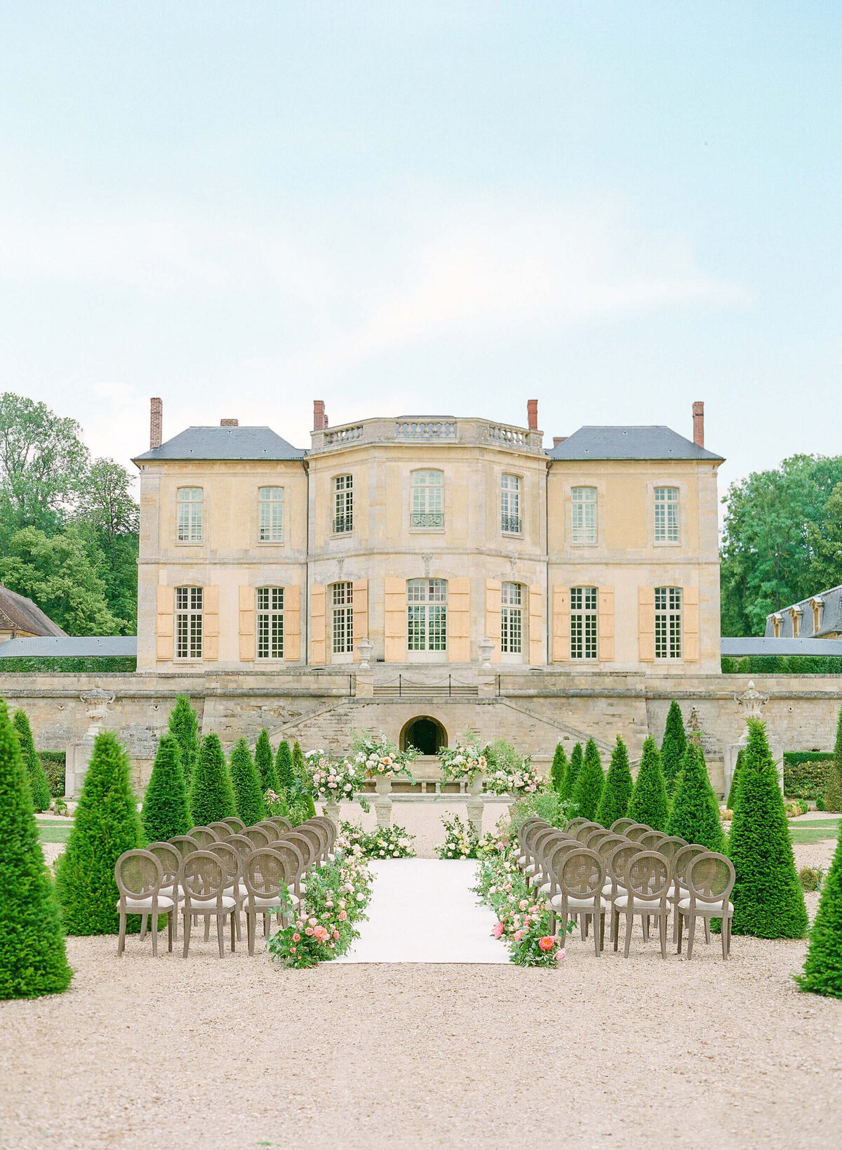 Chateau-de-Villette-wedding-florist-Floraison18