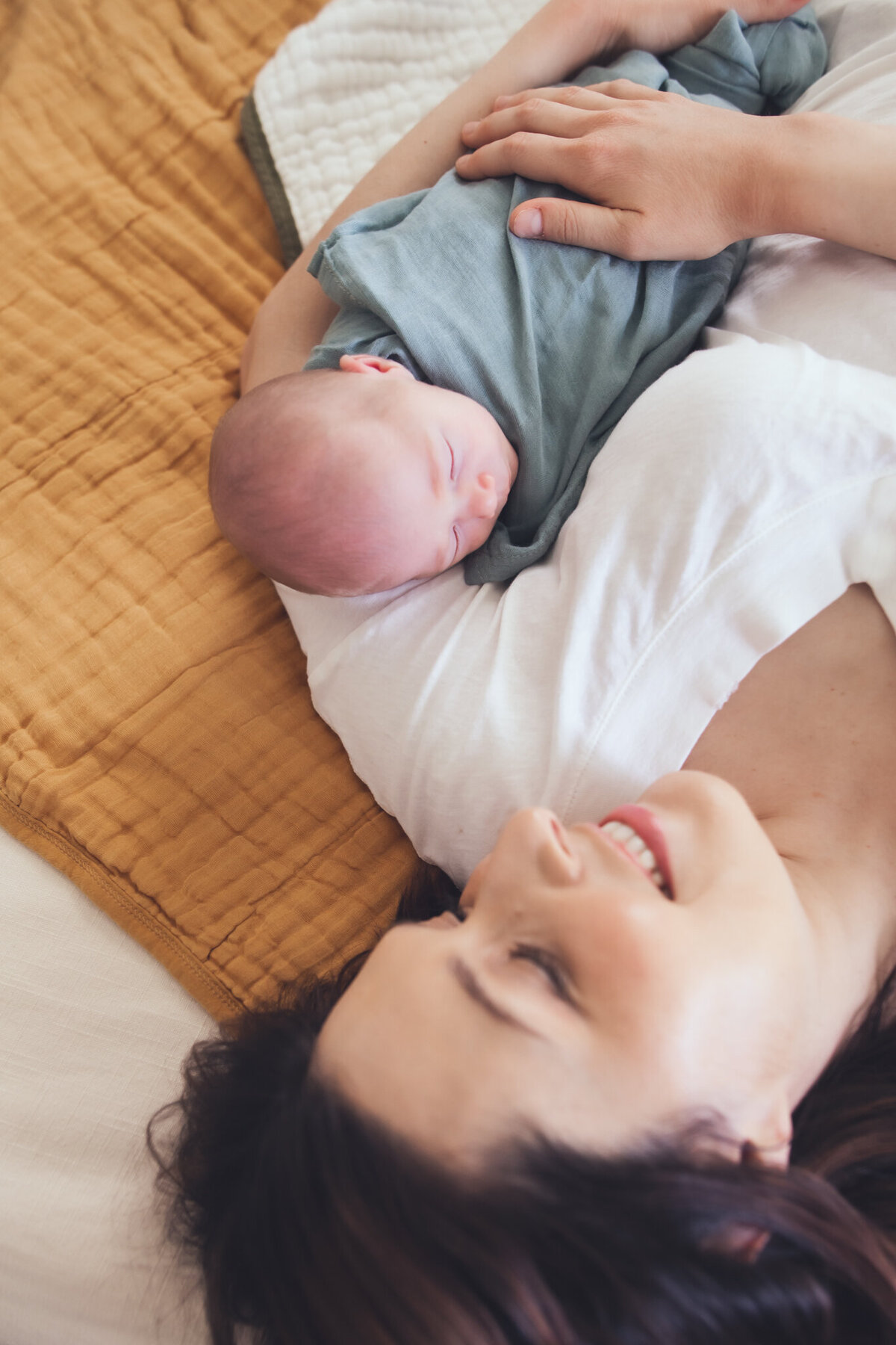 Lindsay-wilson-photography-in-home-newborn-21