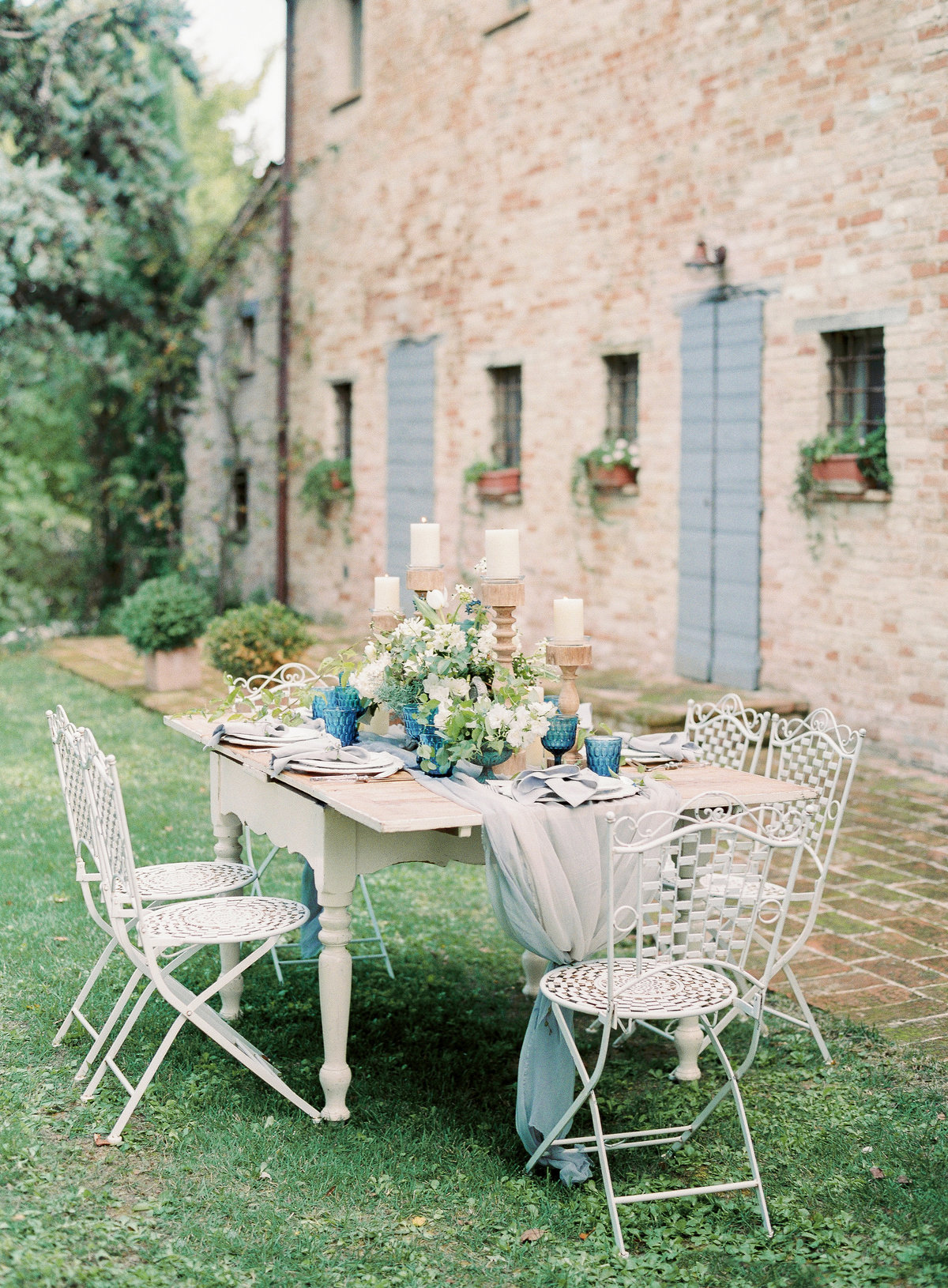 RominaSchischkePhotography-IntimateElopementUrbinoImage00120