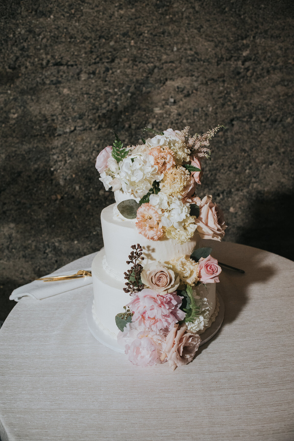lizzie zack valley rock inn wedding love is rad-6027439