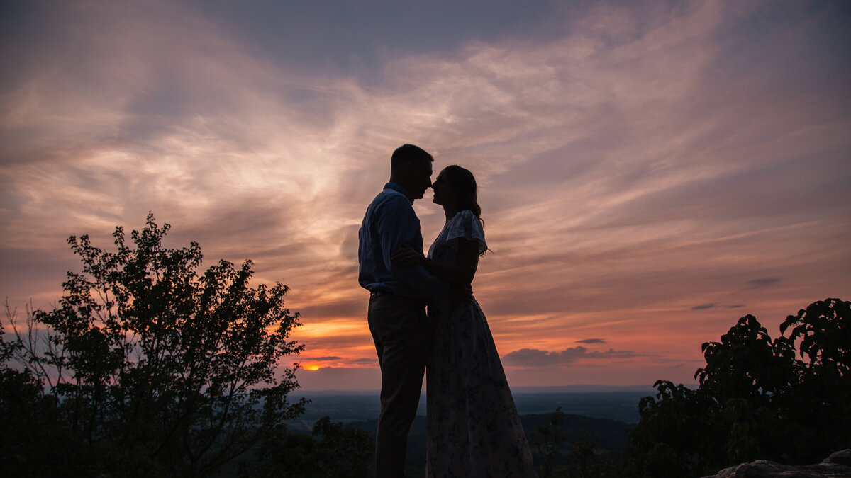 engagment and wedding photographer in virginia for candid moments