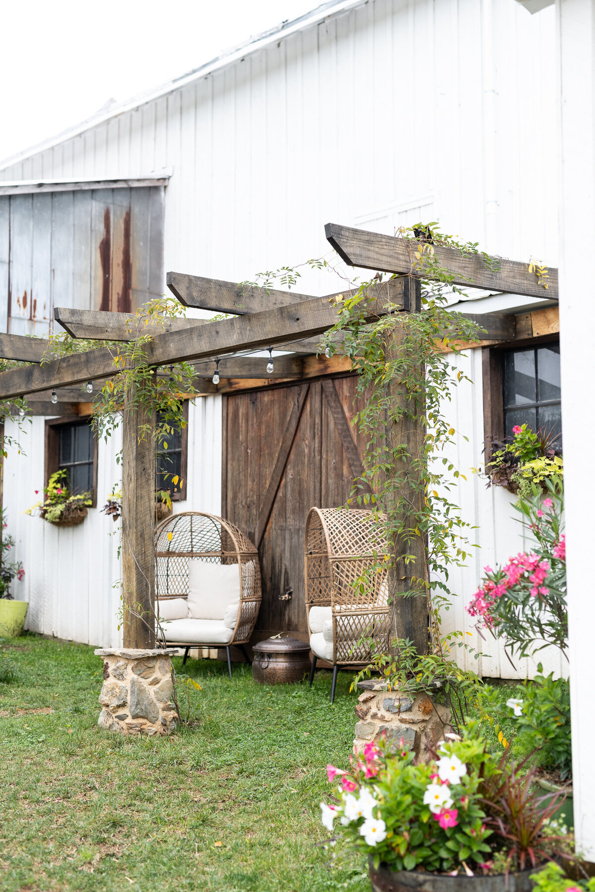 Jenna Shriver Photography_The Hummingbird Chateau_venue images_downsized-059
