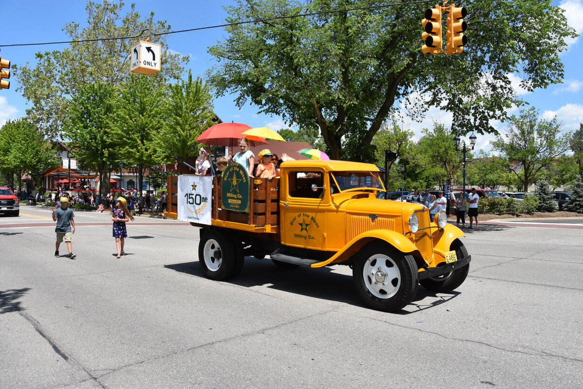 Bavarian-Parade-Frankenmuth-Michigan-33