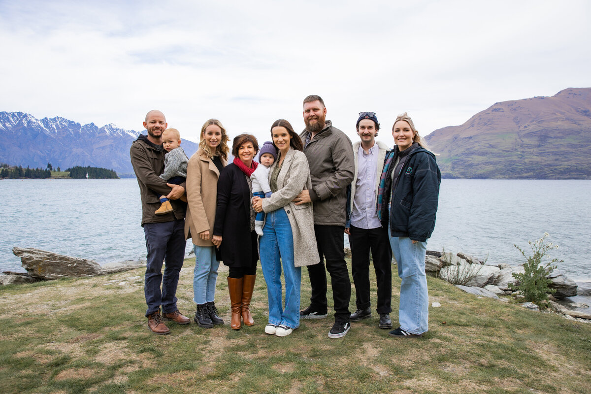 ohdarlingcreativestudio_queenstown_extendedfamily_spring2