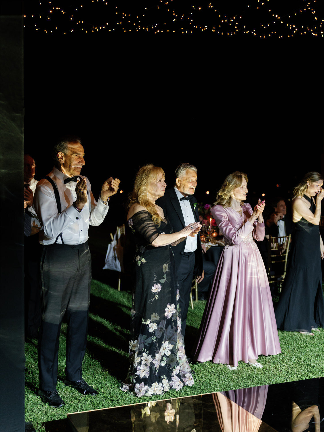 191-Guests-Adoring-Couple-Dance-at-Villa-Corsini
