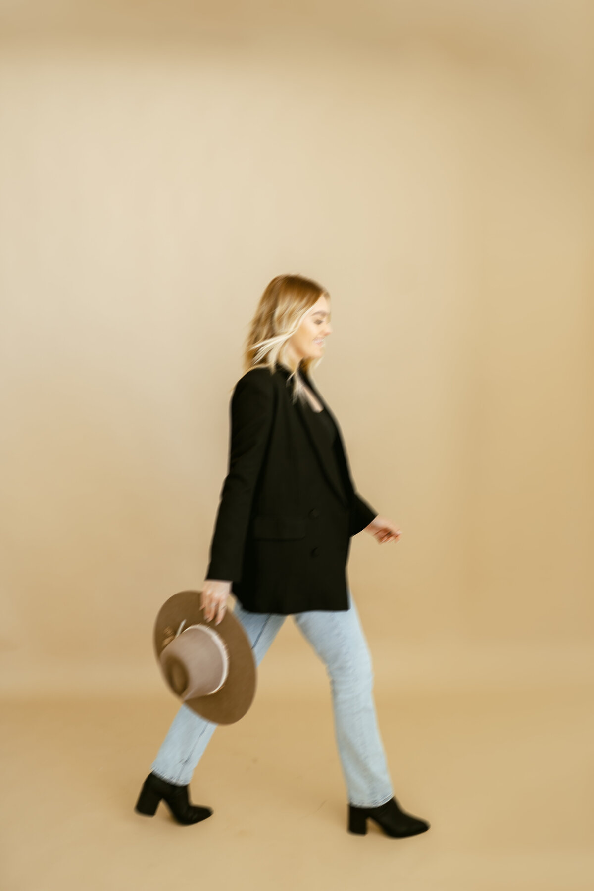 MINI_STUDIO_SESSION_EDITS_COLLECTIVE_SPACE_WILD_HONEY_PHOTO-282