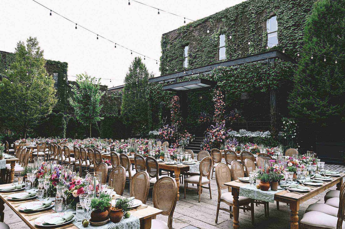 jaclyn-fisher-events-planning-colorful-summer-garden-wedding-in-nyc-110