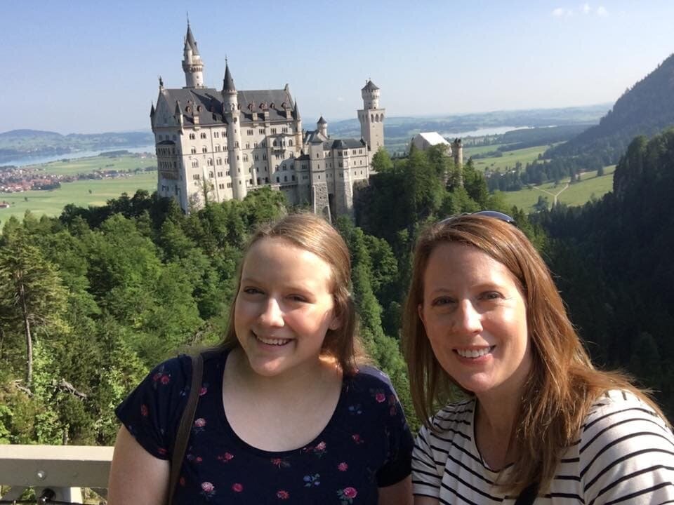 Two women in front of Neuschwanstein castle