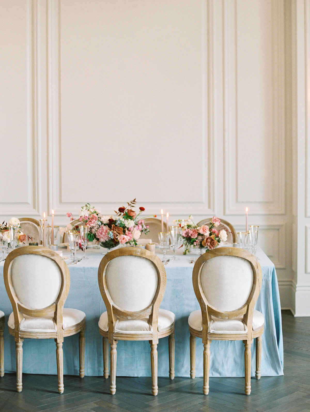 max-owens-design-pink-european-inspired-wedding-06-table