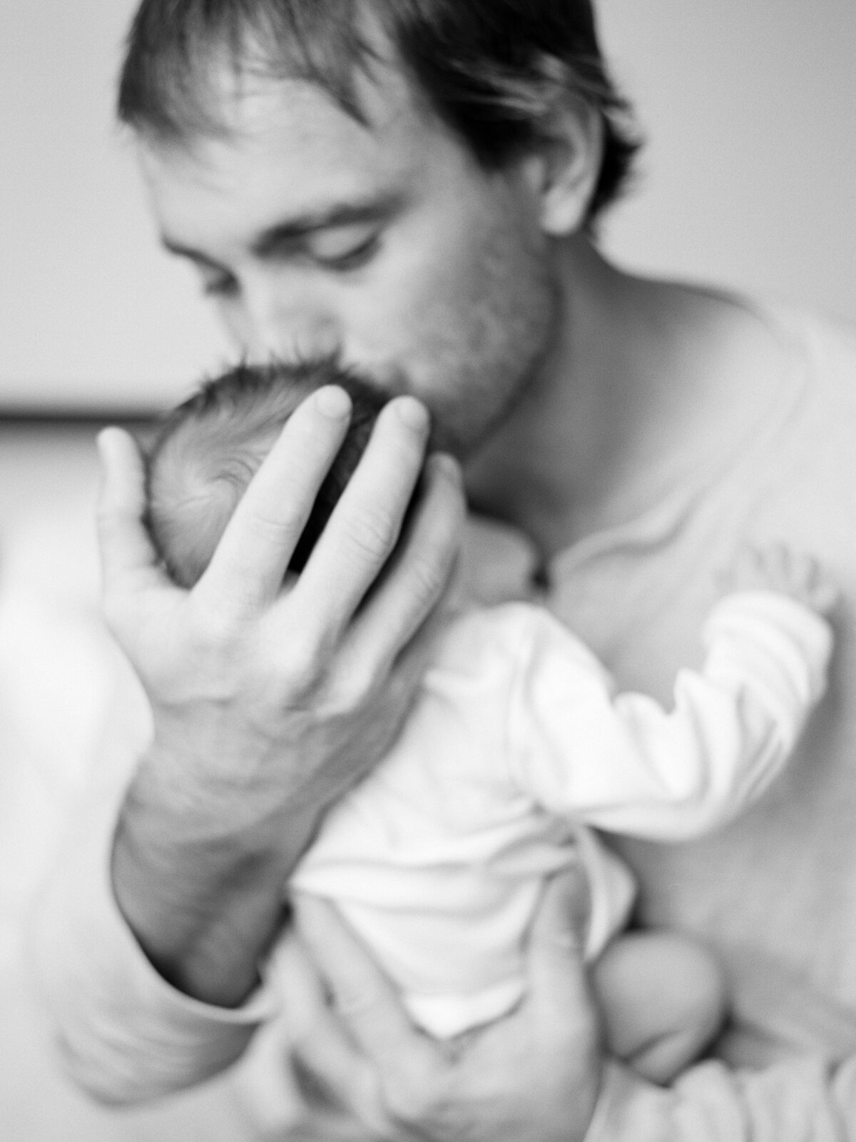 modern-natural-newborn-photos-charlottesville-virginia-amy-nicole-photography-0006