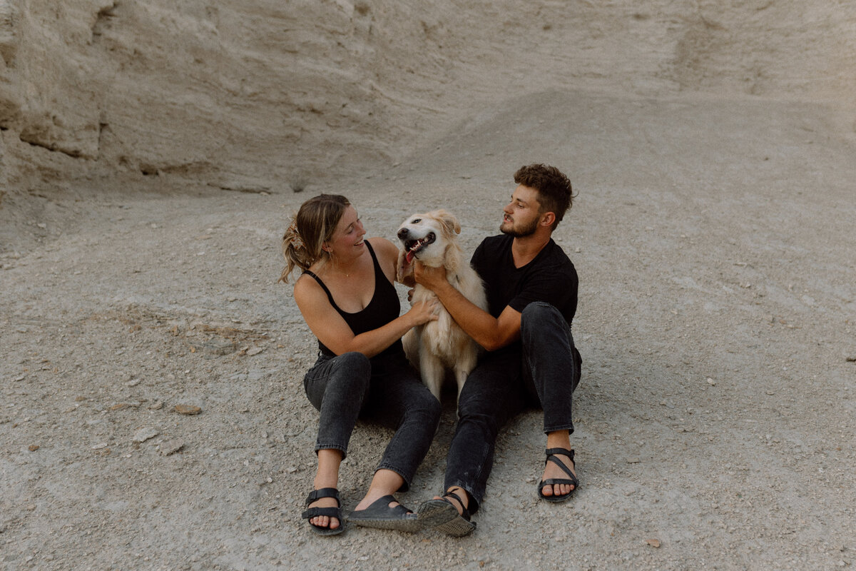 Overlanding Husband Wife Due travelling through the US states