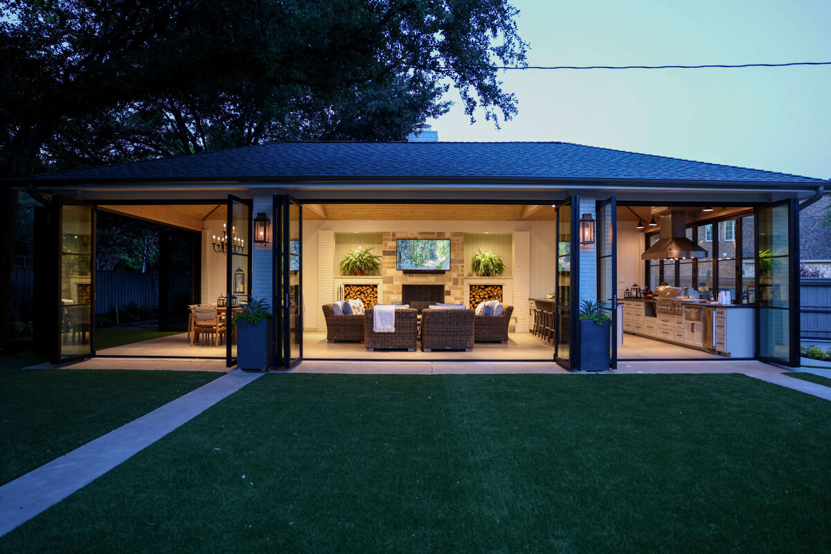 dallas-cozy-outdoor-living-space