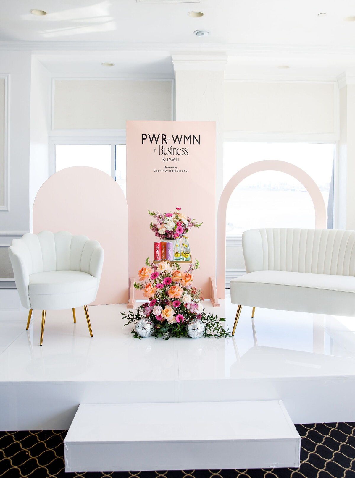 Wmn_In_Pwr-204