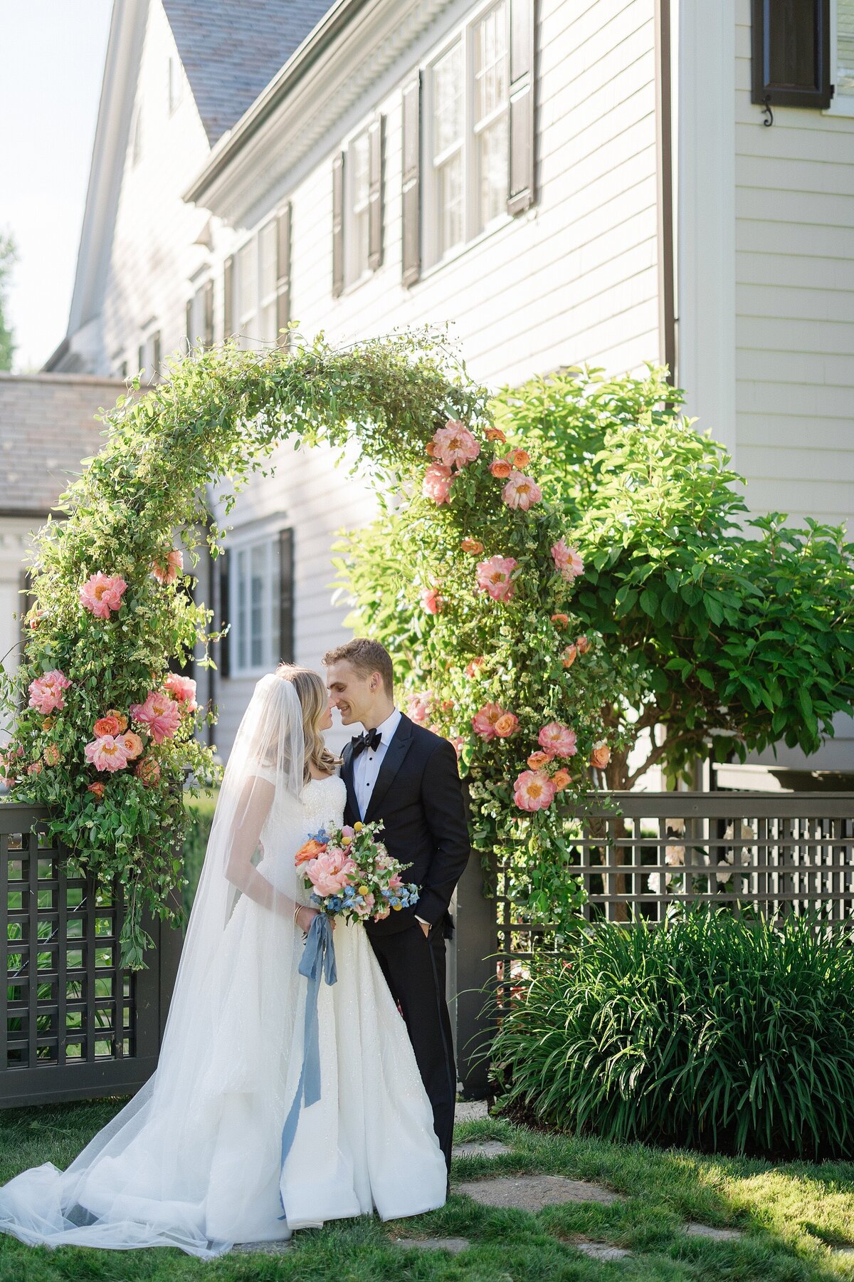connecticut-backyard-tented-wedding-photo_0021