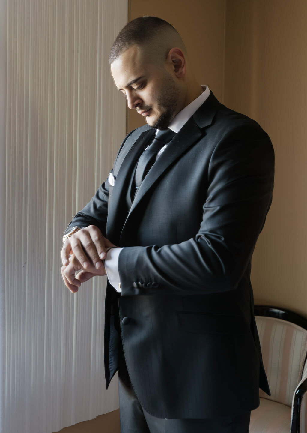 Groom's getting ready | Montreal wedding photographer