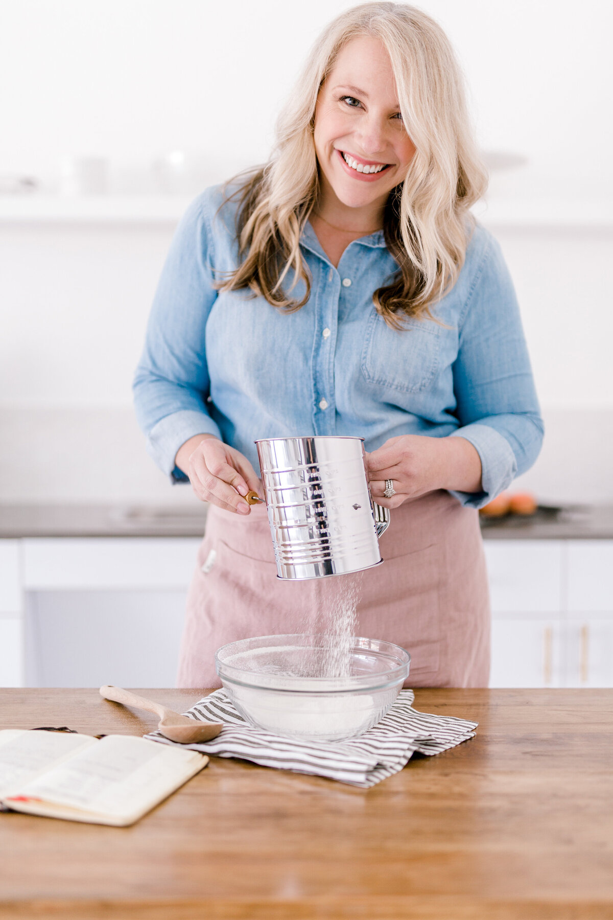 Dallas Brand Photography for Creatives | Laylee Emadi | Catie Ann Baking | Brand Mini Session 7