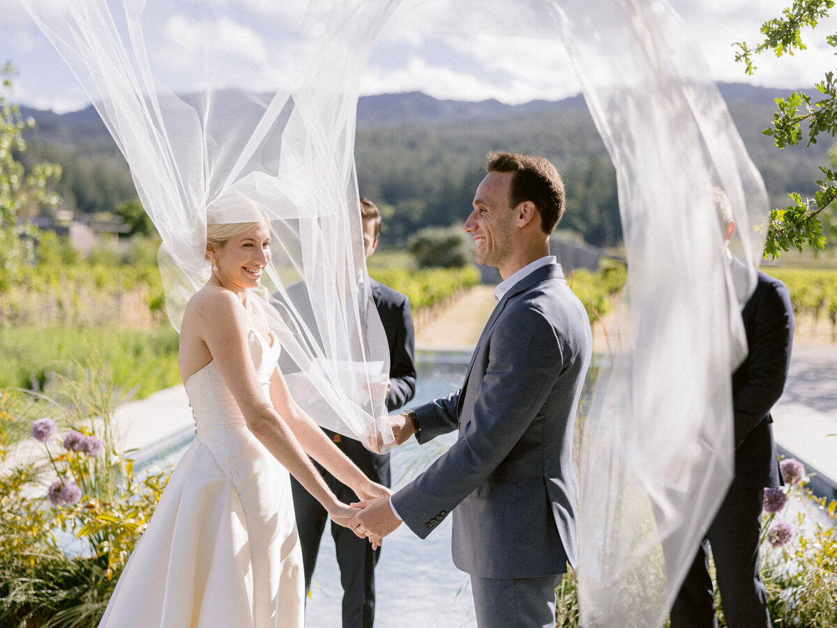 larissa-cleveland-photographer-napa-california-wine-country-wedding-private-estate-034