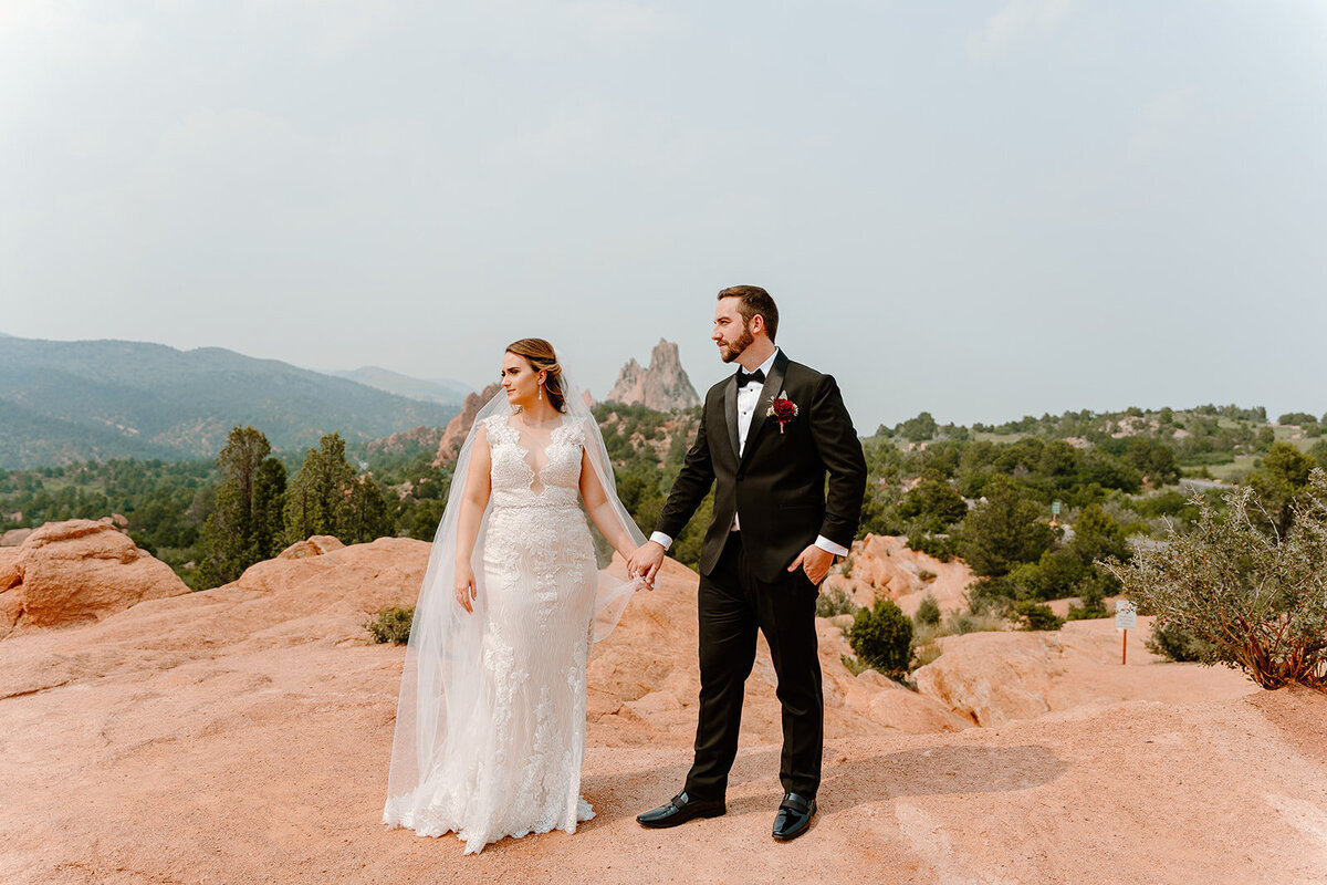 gardengods-elopement-photographer-23