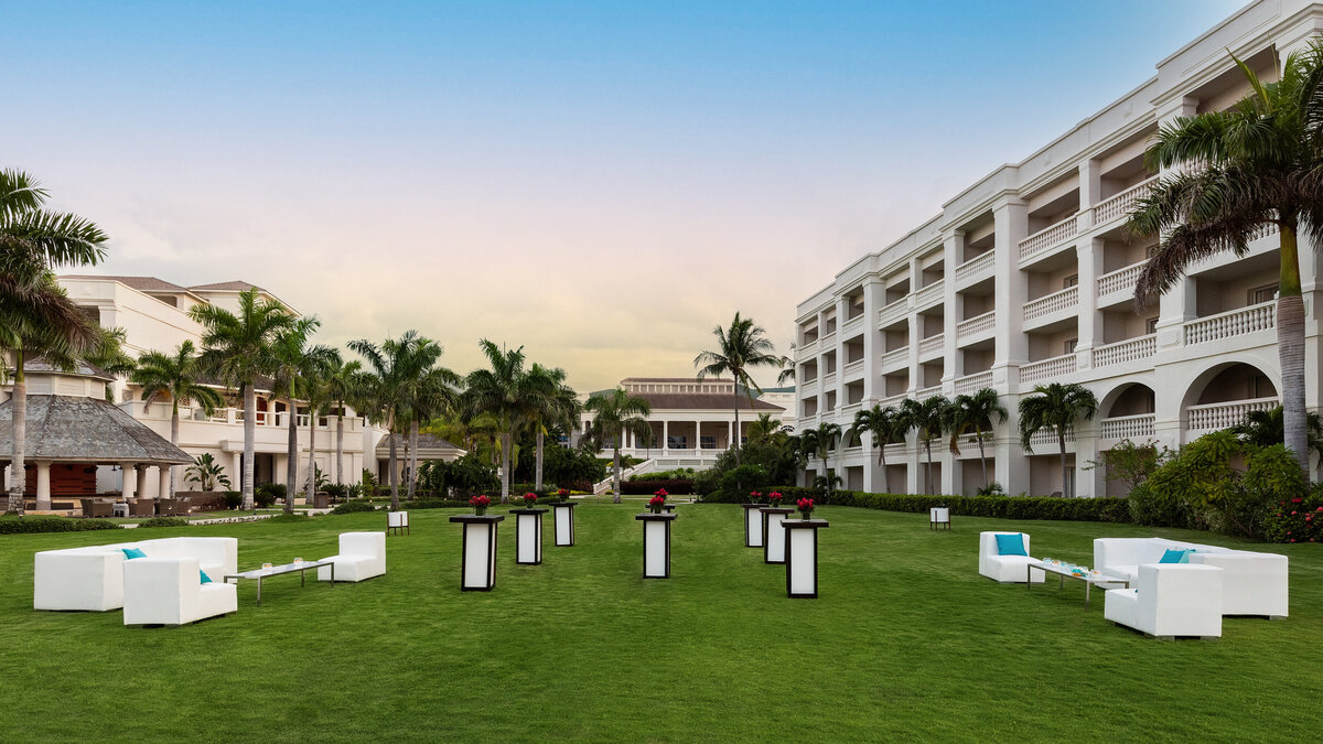 Hyatt-Ziva-Rose-Hall-East-Lawn-Cocktail-Set-Up-3