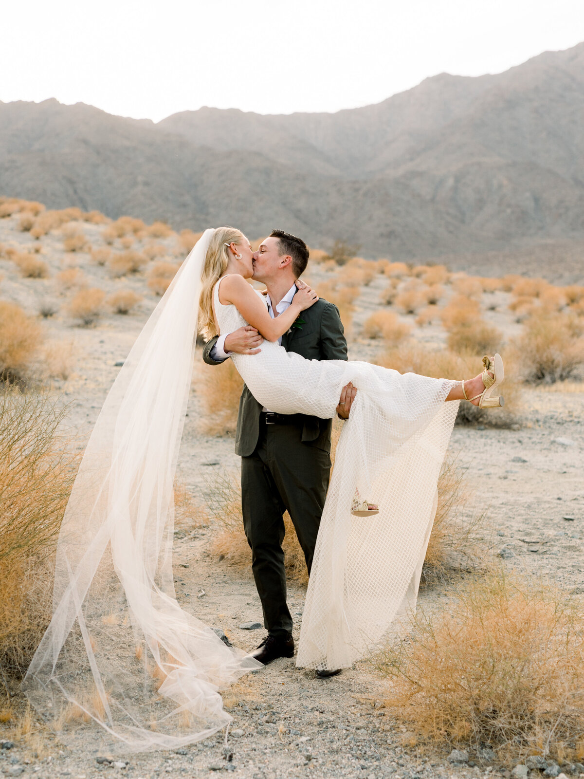 desert elopement photographer