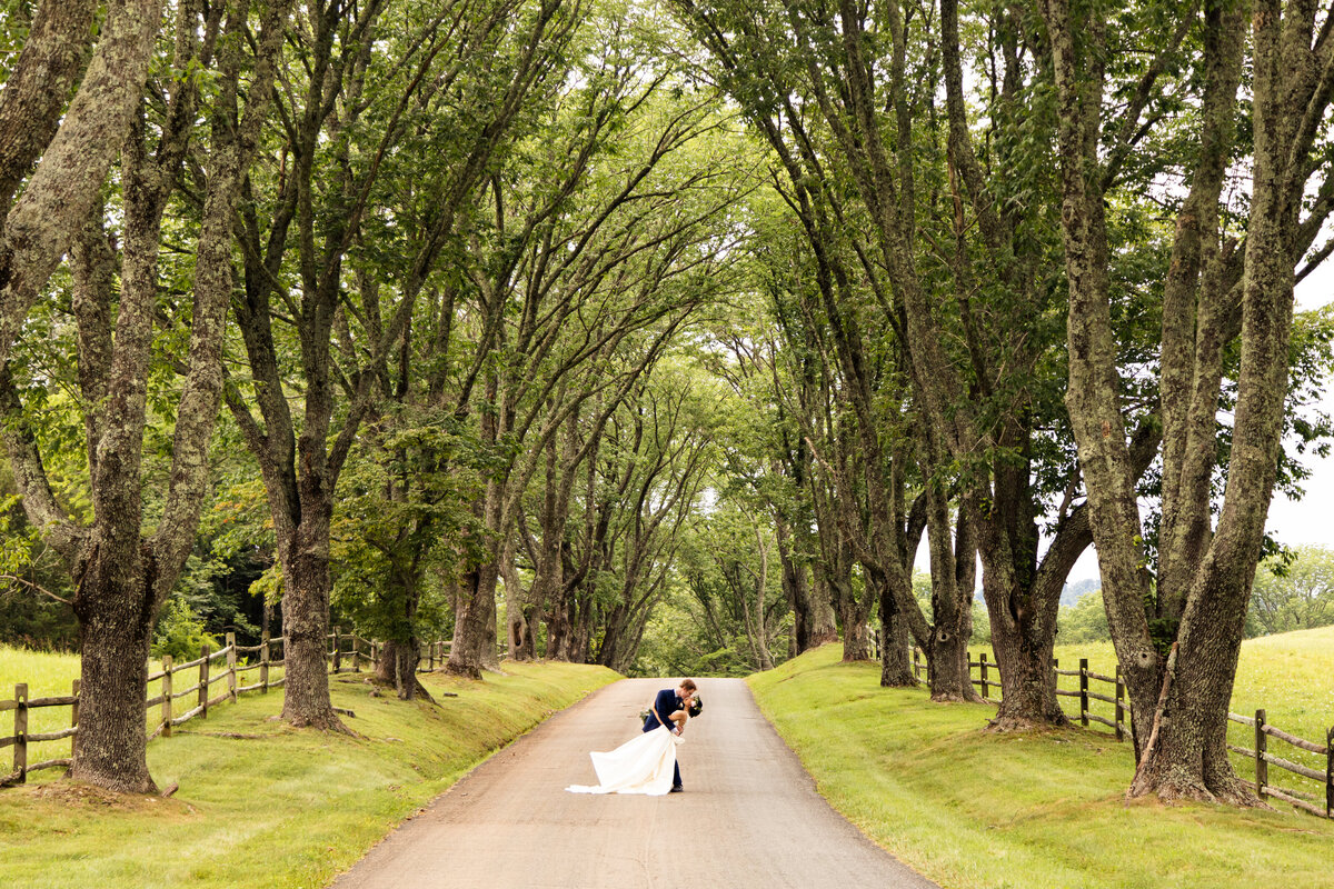 fun and natural Virginia wedding photographer 