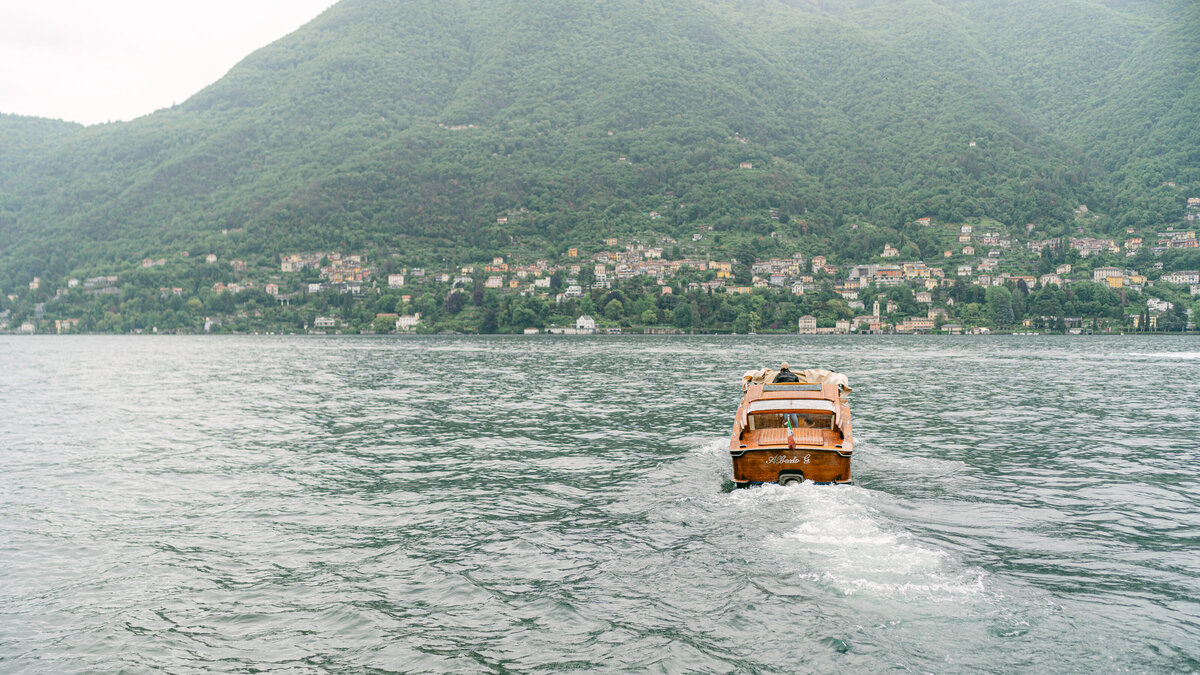 Lake Como wedding with private boat tour