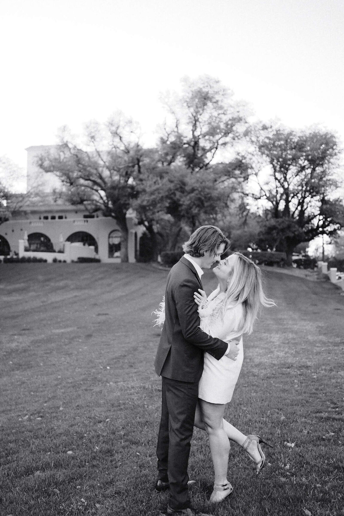 A wedding engagement photo session in Dallas Texas