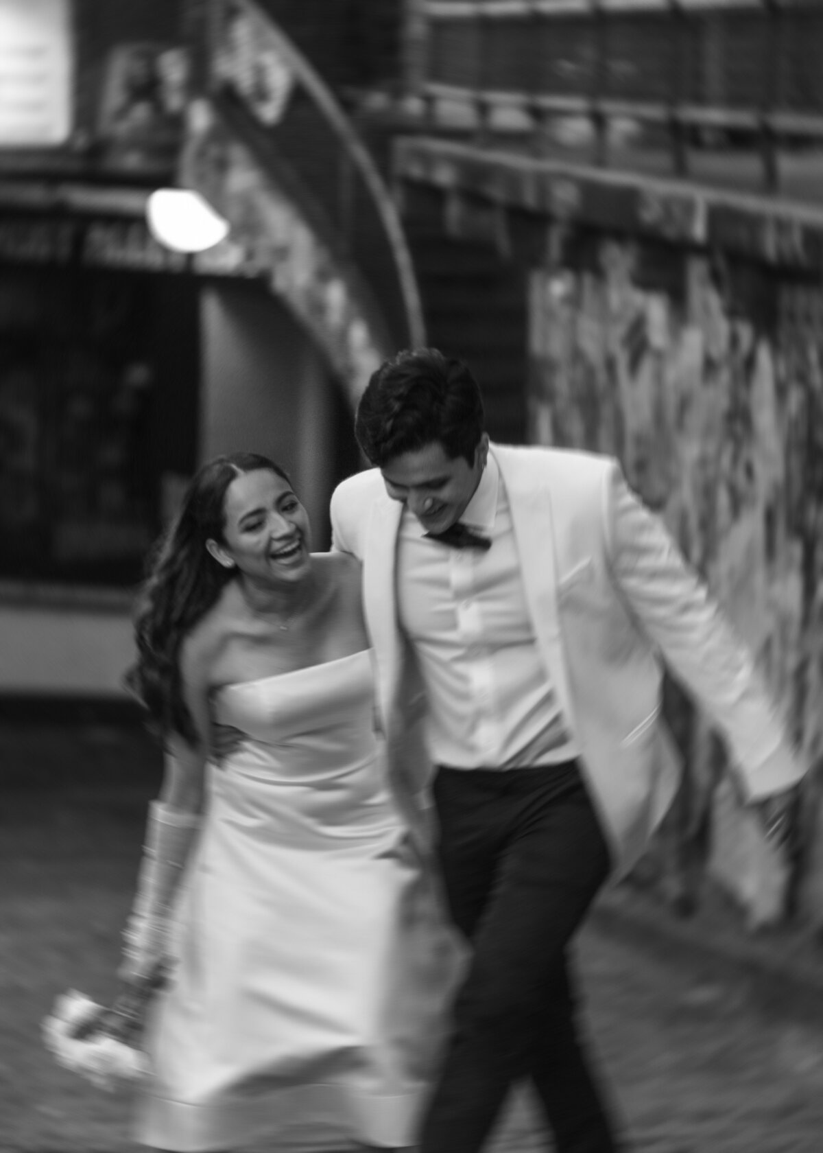 Downtown-Seattle-elopement-documentary-style-photography-jennifer-moreno-photography-Washington