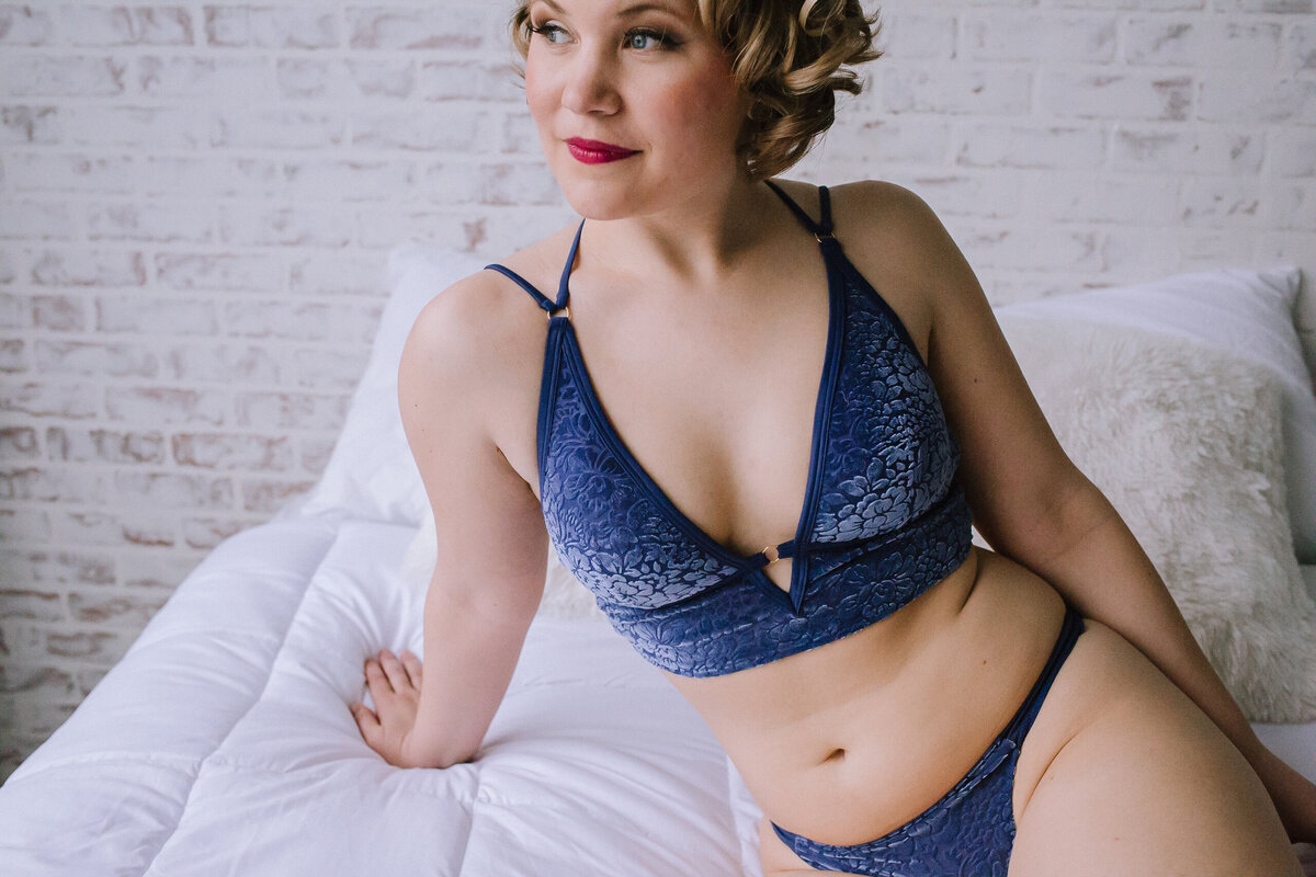 Female figure in boudoir photo in Pittsburgh. 