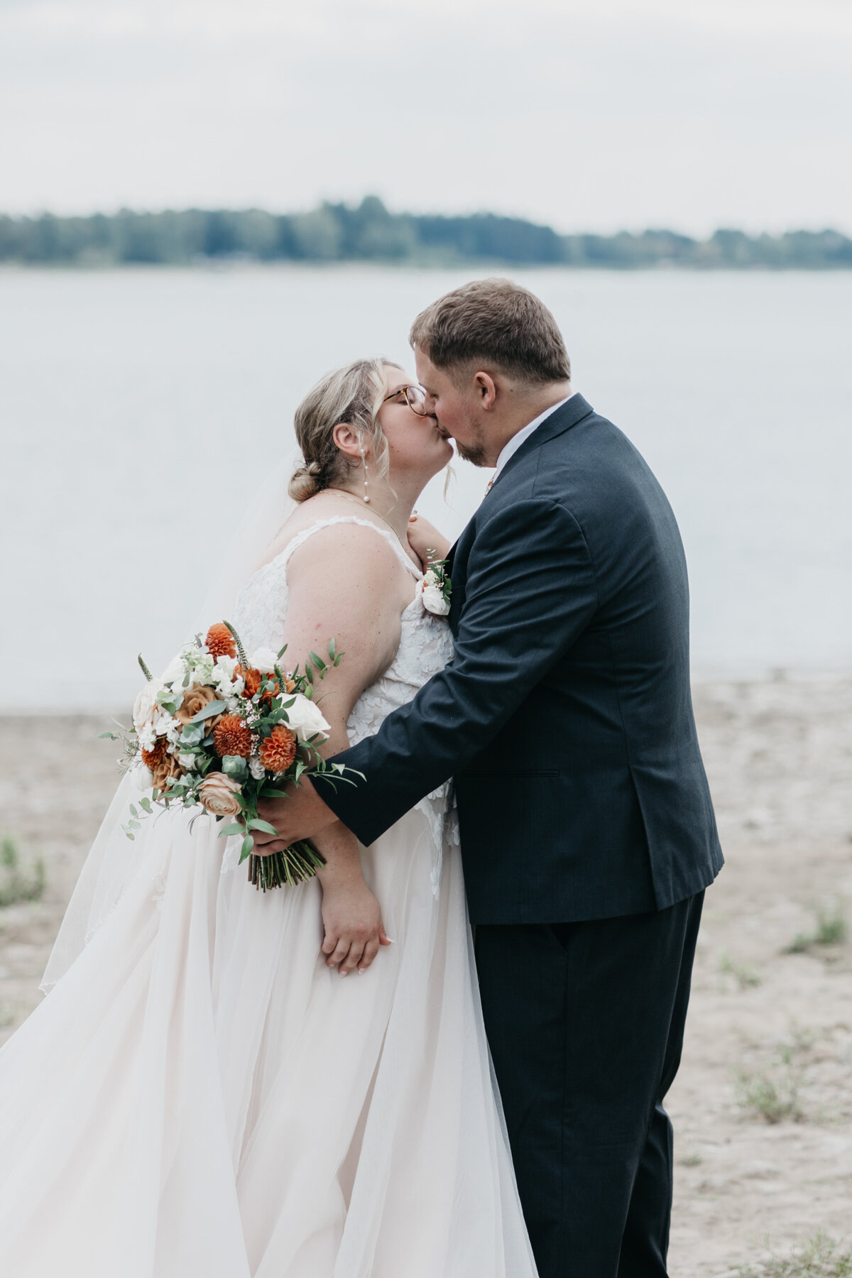 K&T Camp Bellaleo Wedding Flowers20