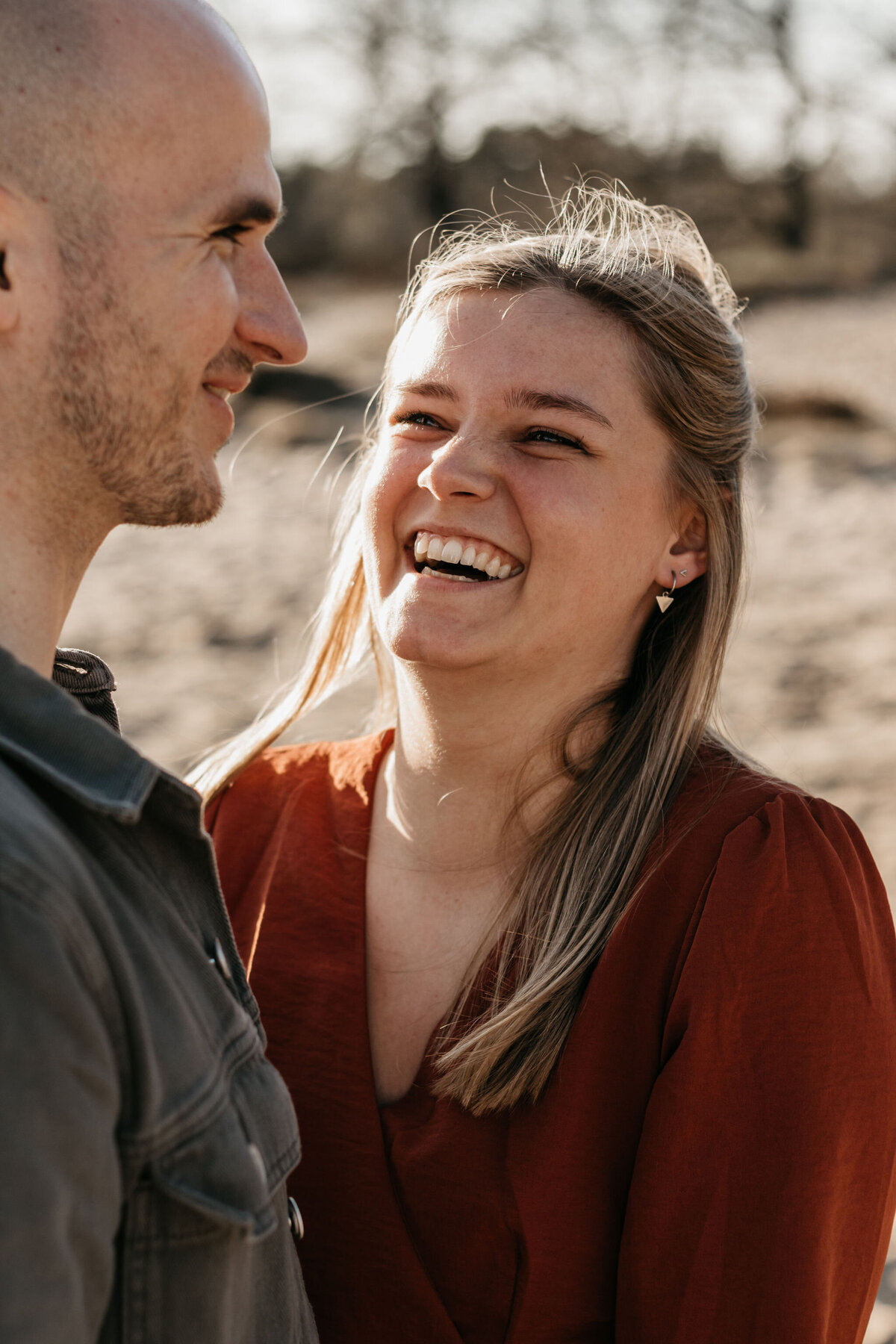 Sven & Ismay tijdens de loveshoot in Drenthe