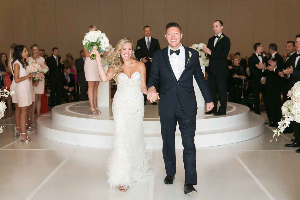 L_Photographie_wedding_wedding_ceremony_and_reception_at_four_seasons_st_32